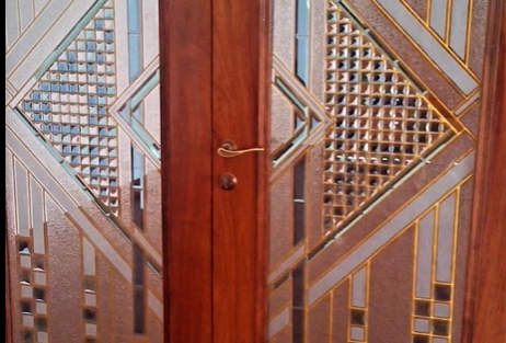 شركة متخصصة في تركيب الزجاج الملون في جدة: 0599808883