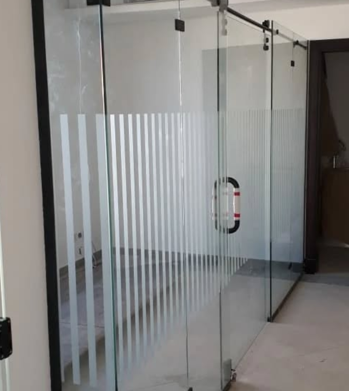 تركيب زجاج سيكوريت - زجاج سيكوريت - شركة ياش للمقاولات العامة: 0599808883