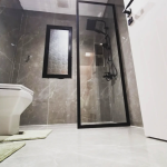 فواصل زجاجية أنيقة للحمامات والمكاتب في جدة: 0599808883